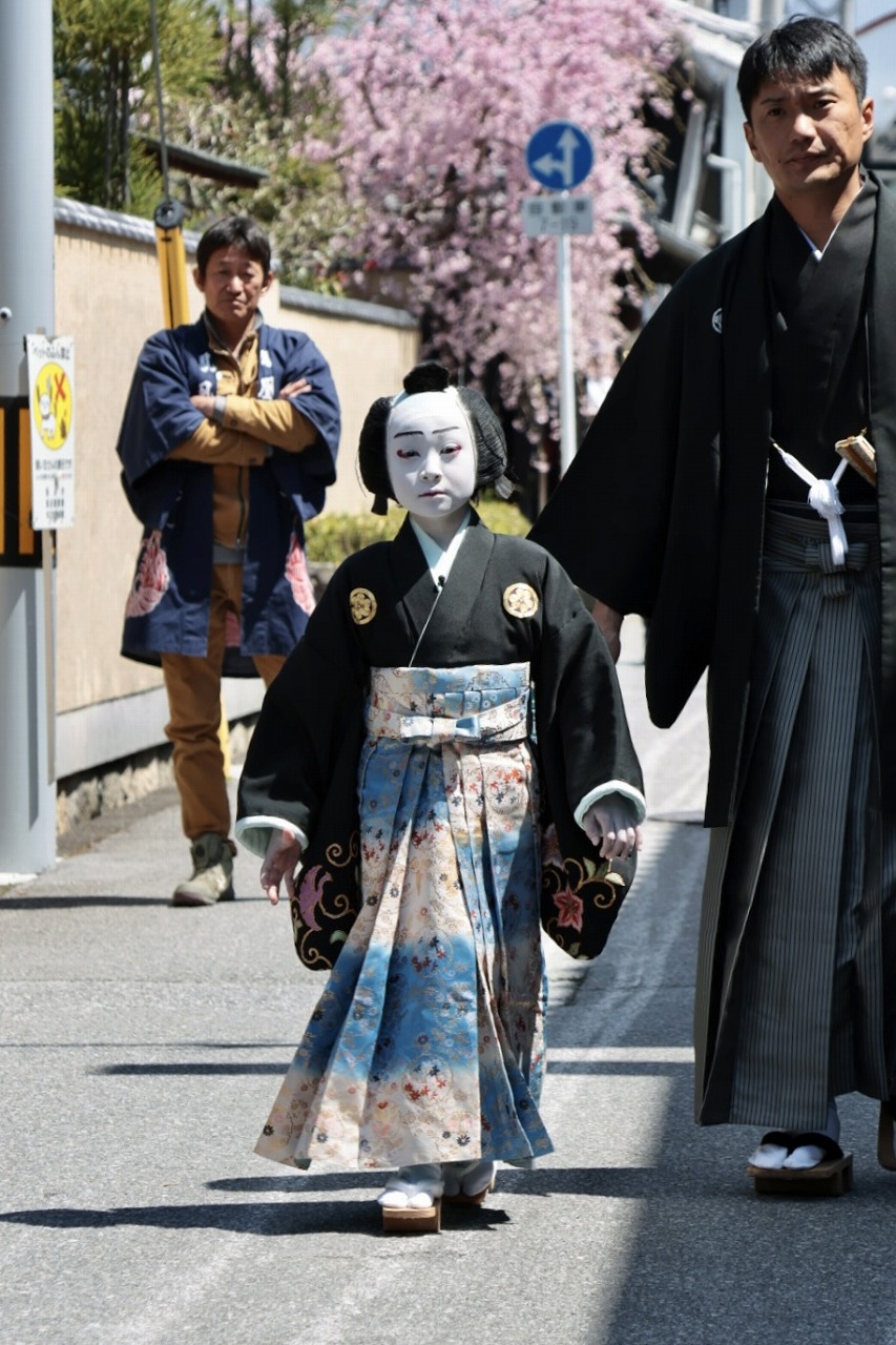 桜と一緒にお見送り